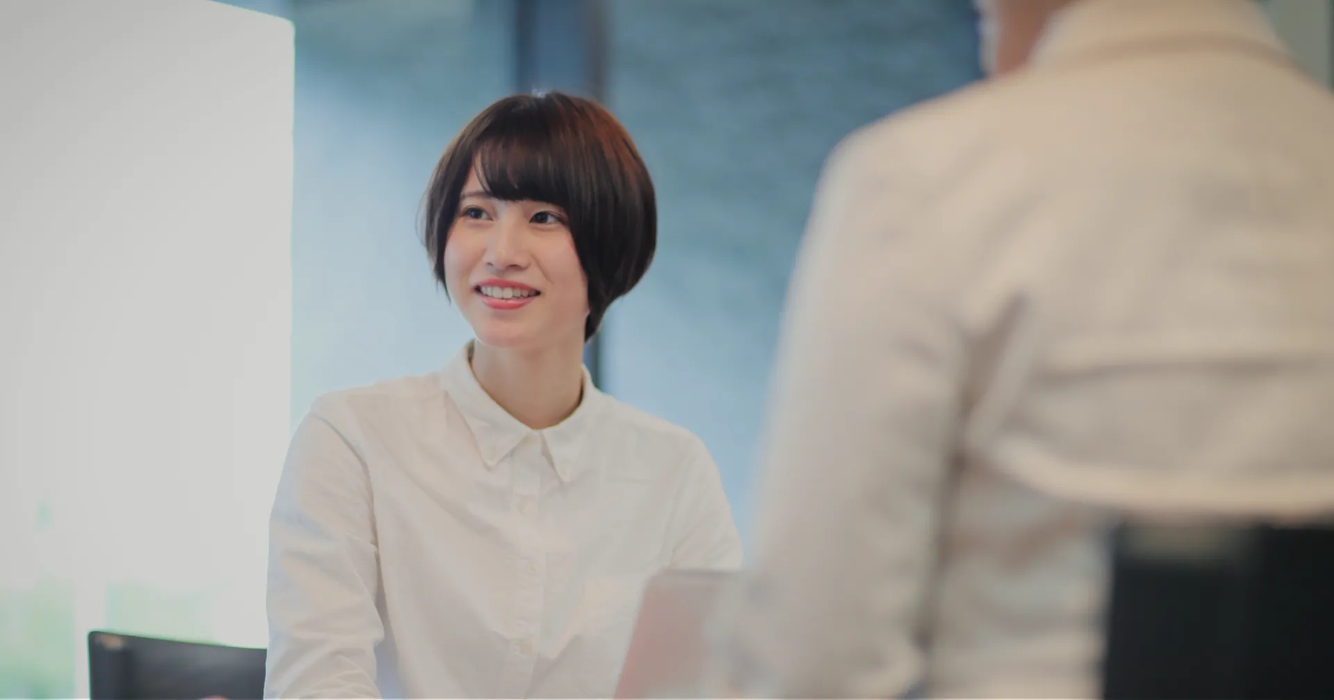 打ち合わせる様子